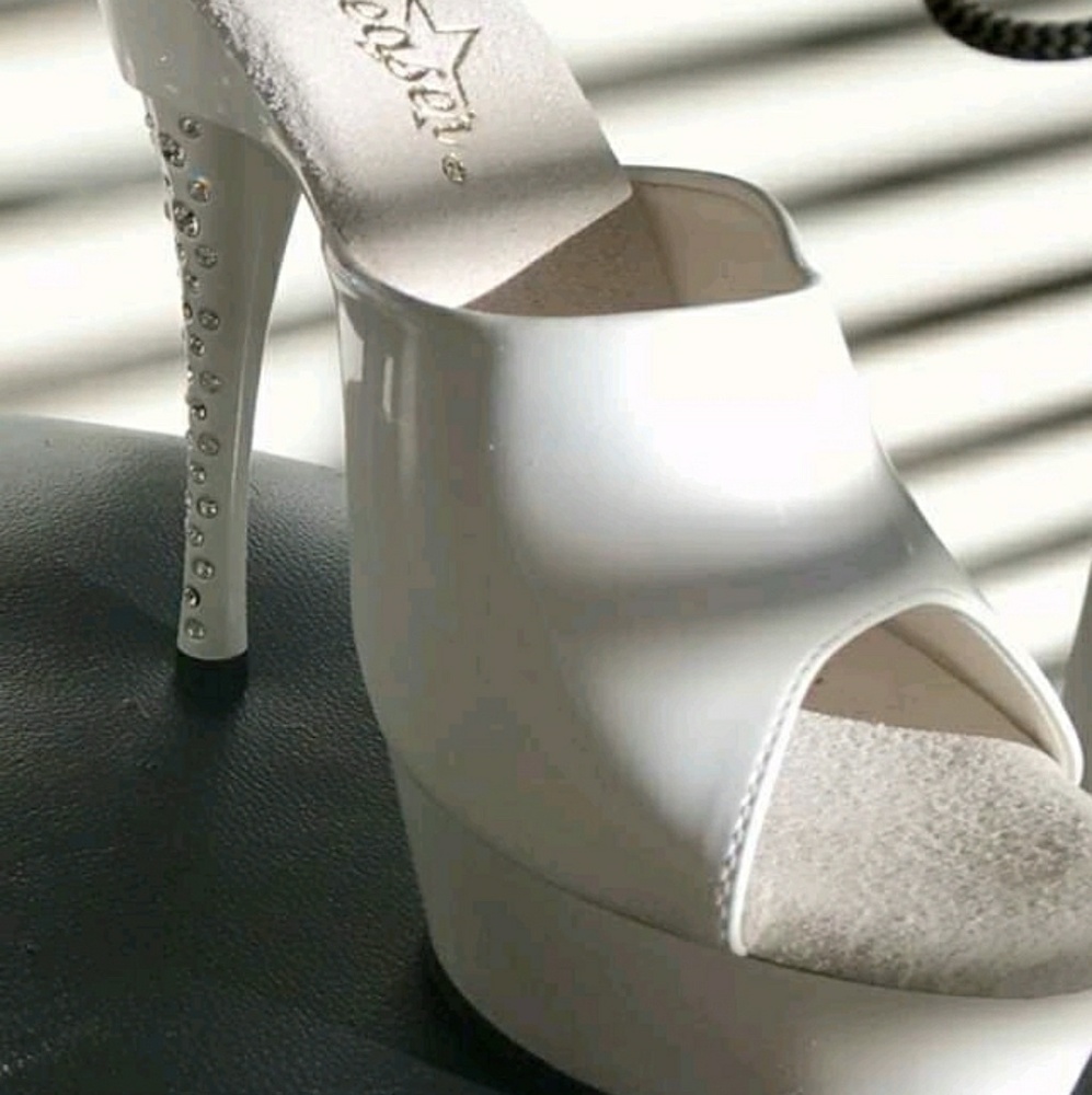 Pleaser platforms 7